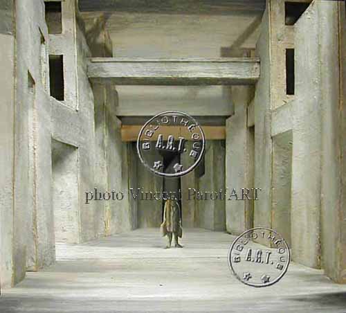 L'Homme aux valises