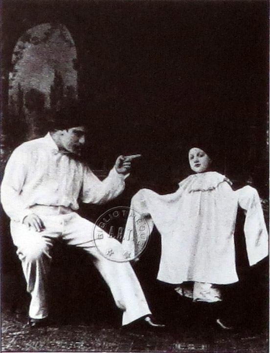 Les Guitry en Pierrot