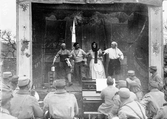 Théâtre aux armées