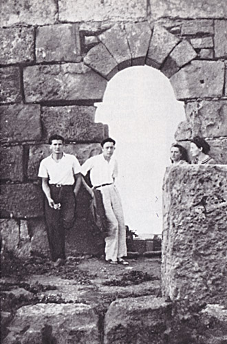 Robert Jaussaud, Albert Camus, Madeleine Jaussaud et Yvonne Miallon à Tipaza