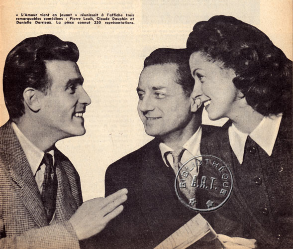 Pierre Louis, Claude Dauphin et Danielle Darrieux dans L'Amour vient en jouant