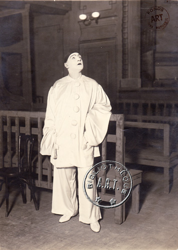 Sacha Guitry dans Deburau